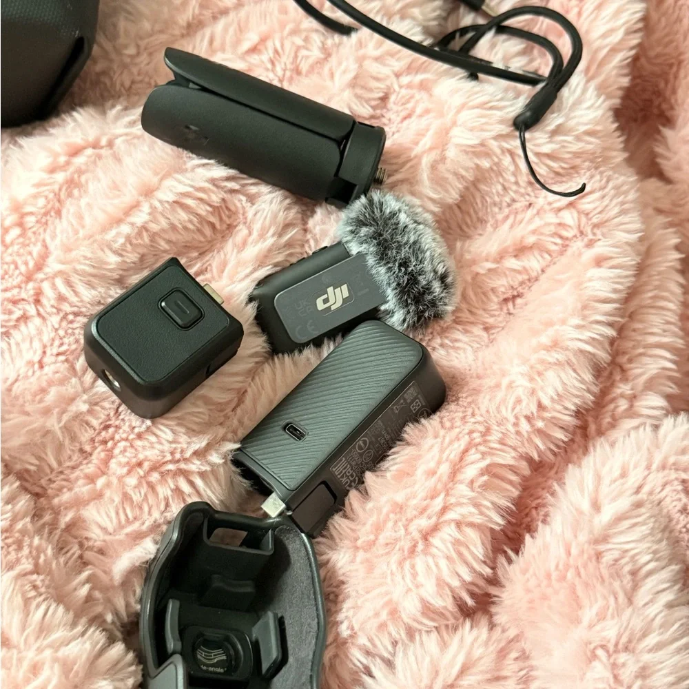 DJI Pocket 3 Gimbal Camera Bundle in Black with Gray Wind Muff